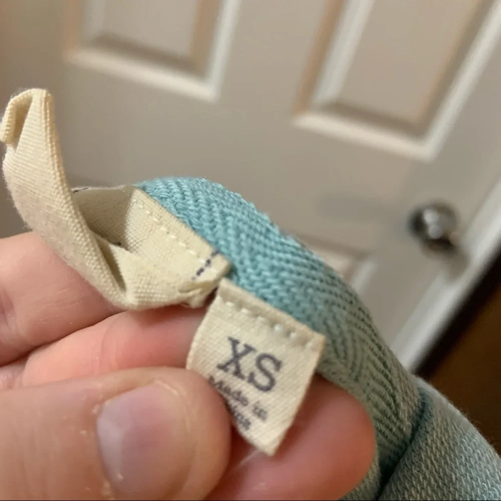 White Crow Blue Turquoise Pullover Hoodie size XS - Picture 3 of 10